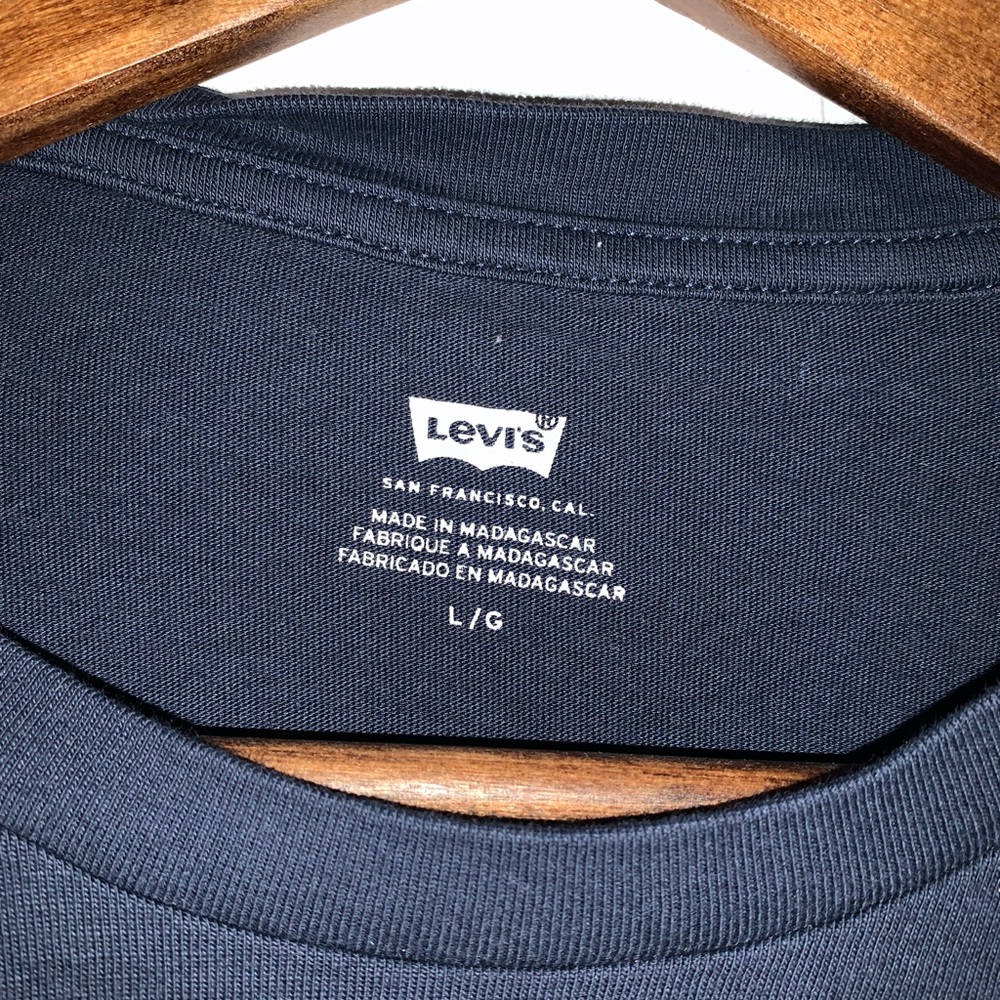 Levi’s Tee ! - Picture 2 of 2